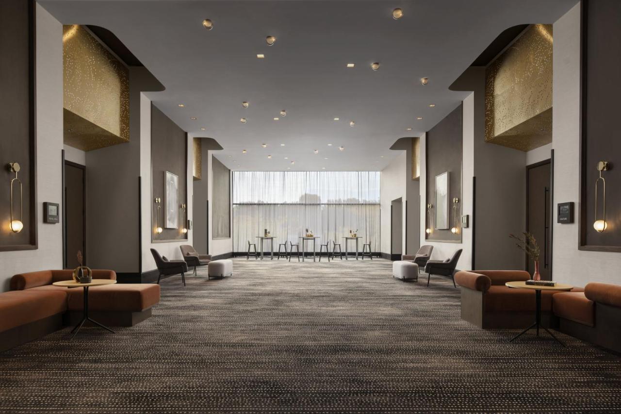 Renaissance Milwaukee West Hotel Wauwatosa Exterior foto