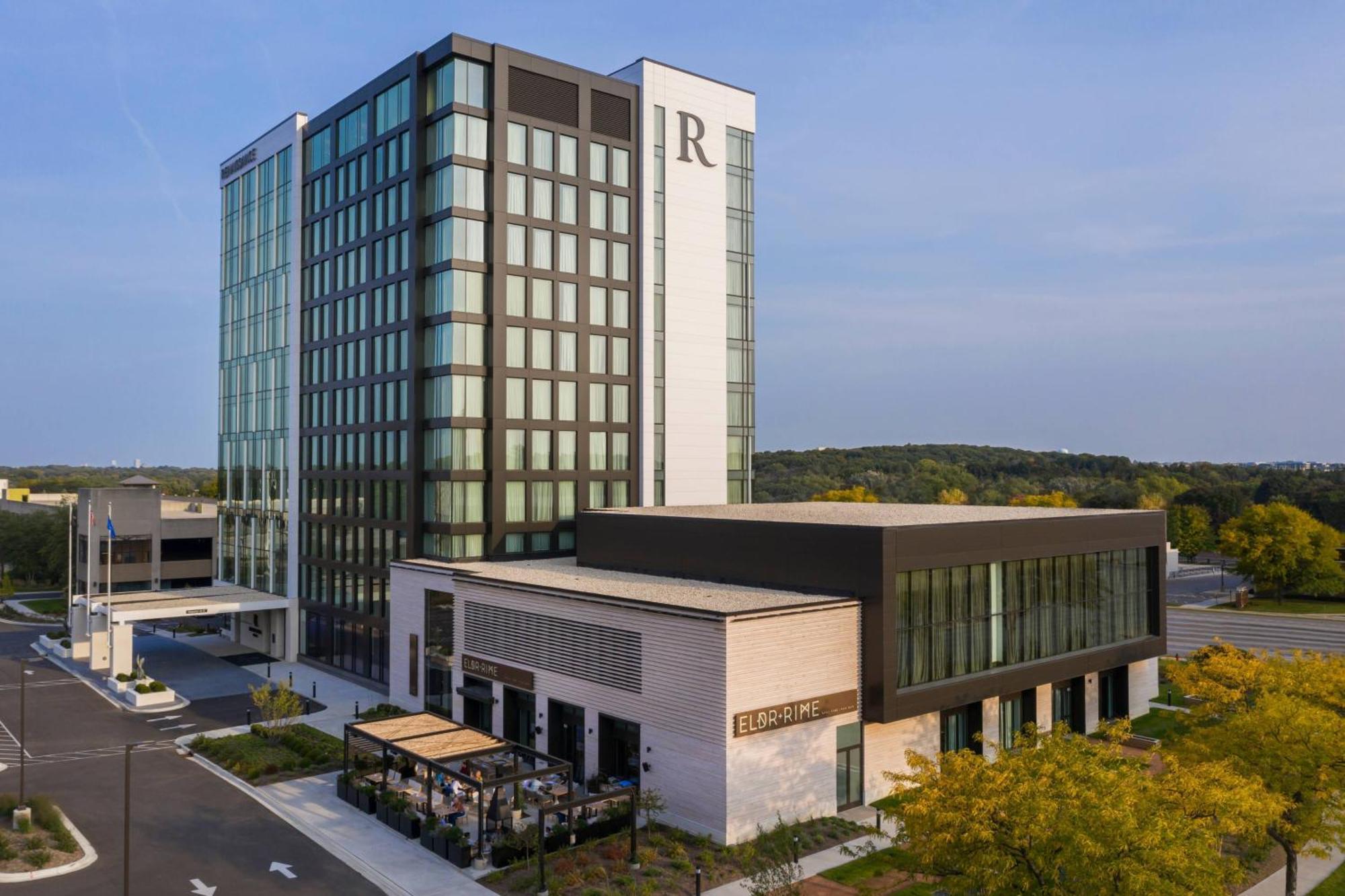 Renaissance Milwaukee West Hotel Wauwatosa Exterior foto